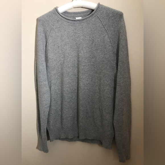 GAP Heather Gray Long Sleeve Sweater. Sz M. - Picture 2 of 5